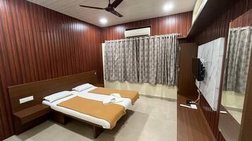 Espacio para trabajar con laptop y wifi gratis