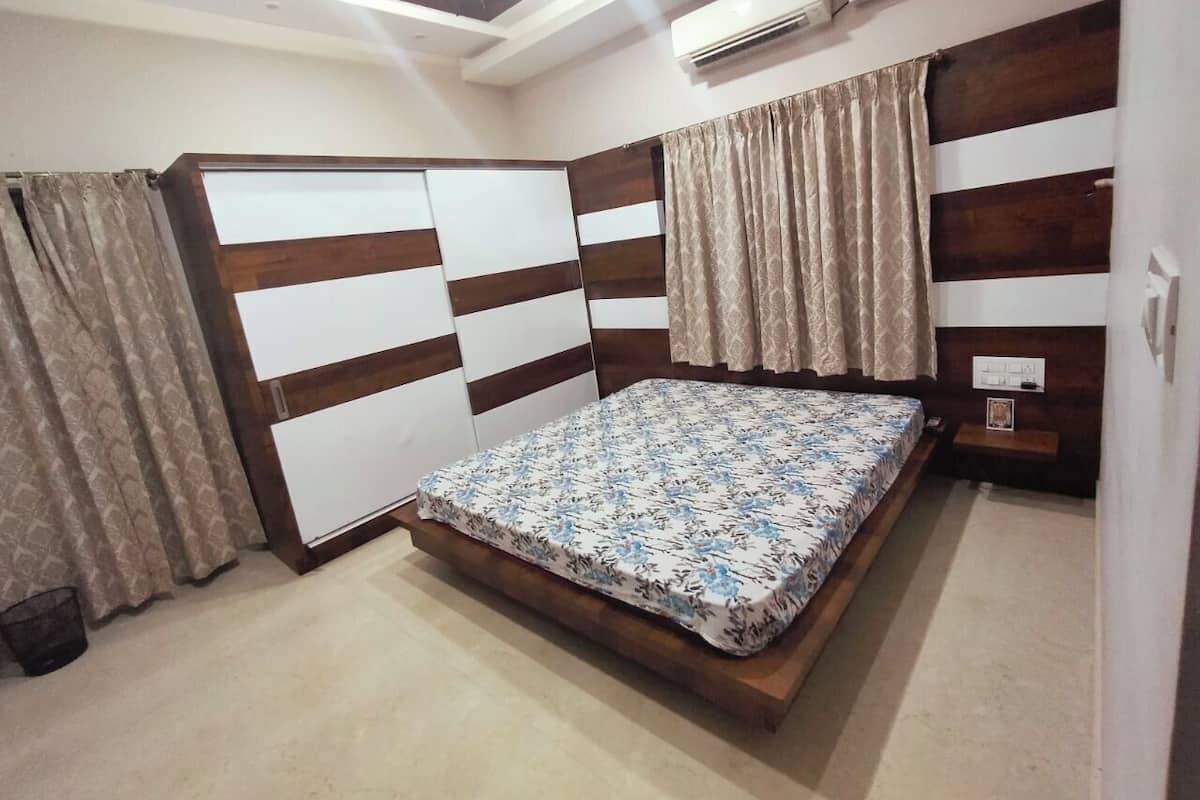 Deluxe Double Room, Garden View | Laptop workspace, free WiFi