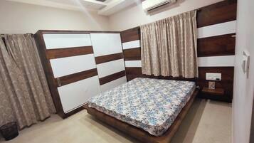 Espacio para trabajar con laptop y wifi gratis