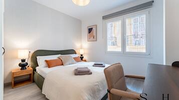 2 slaapkamers, een strijkplank/strijkijzer, gratis wifi, beddengoed