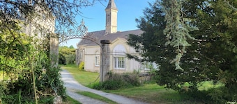 House sleeps 10 Circuit des 24 H du mans dans un immense parc sans vis à vis