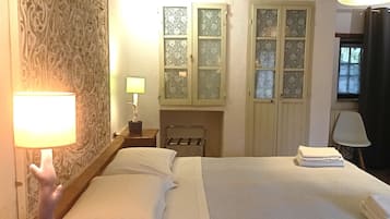 Iron/ironing board, WiFi, bed sheets