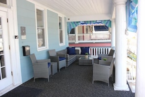 Terrace/patio - Ocean Breeze Hotel (Ocean City)