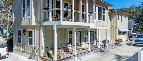 المنشأة من الخارج