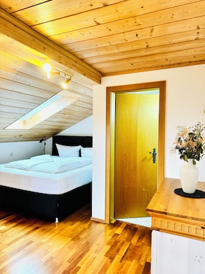 3 Schlafzimmer, kostenloses WLAN, Bettwäsche