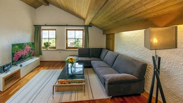 Smart-TV, Tischfußball, Stereoanlage