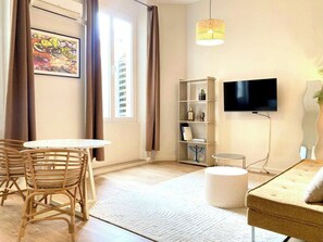 Apartment | Living room - Appartement Moderne - 1br-4p- Cannes (Cannes)