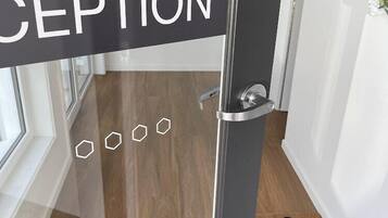 المنشأة من الداخل