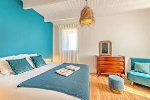 5 chambres, fer et planche à repasser, Wi-Fi, draps fournis
