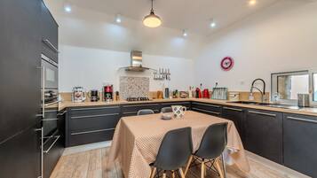 Fridge, microwave, oven, stovetop