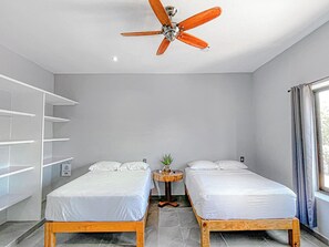 2 habitaciones, escritorio, tabla de planchar con plancha y wifi gratis 