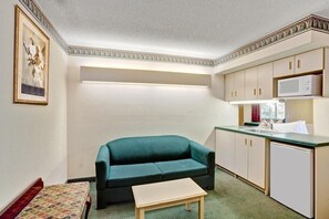 Living area - Microtel Inn & Suites by Wyndham Union City/atlanta Airport (Union City)