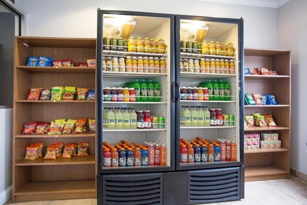 Gift shop - Microtel Inn & Suites by Wyndham Union City/atlanta Airport (Union City)