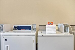 Interior - Microtel Inn & Suites by Wyndham Union City/atlanta Airport (Union City)