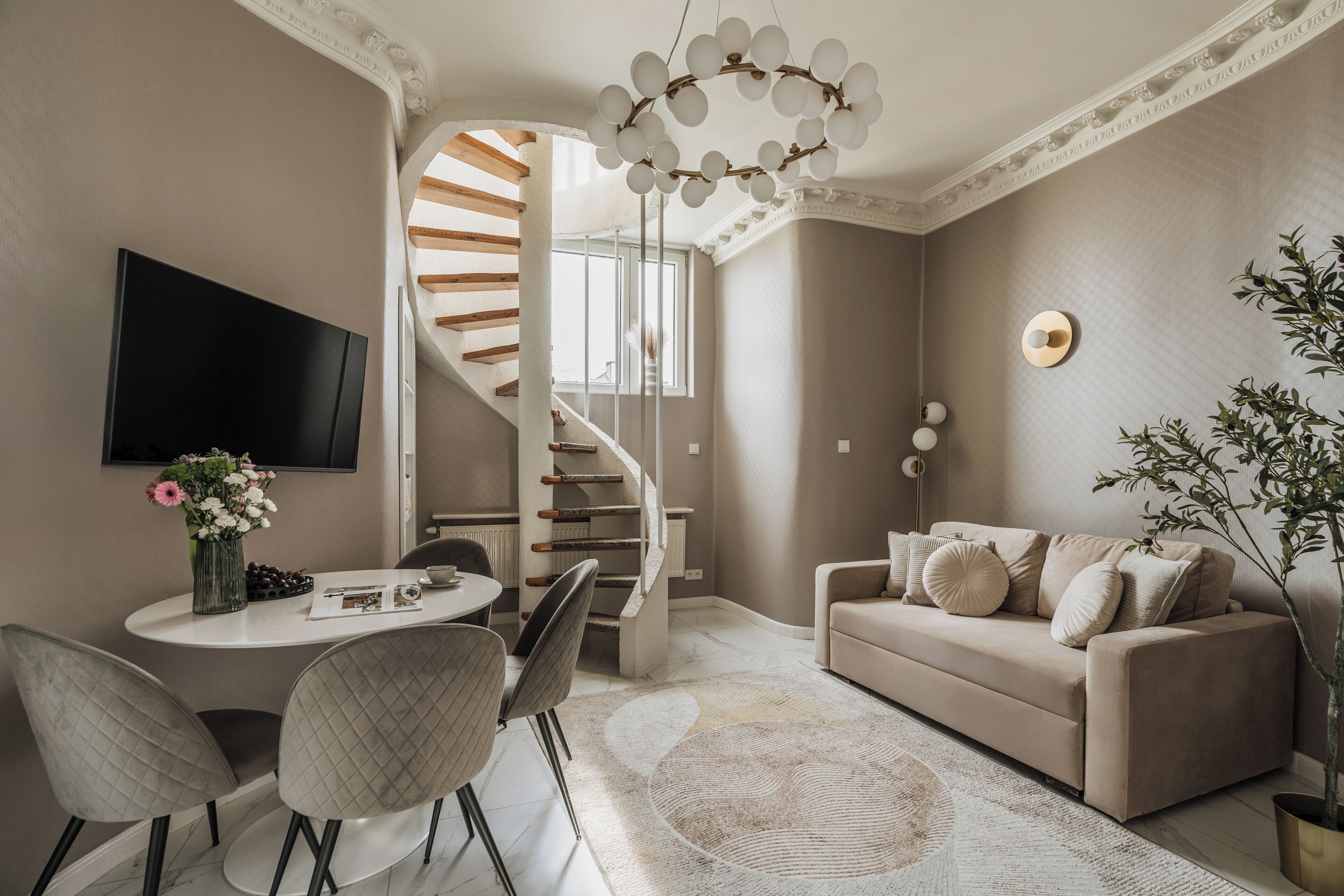 Superior Penthouse, 2 Bedrooms, Air conditioning, City View | Living area