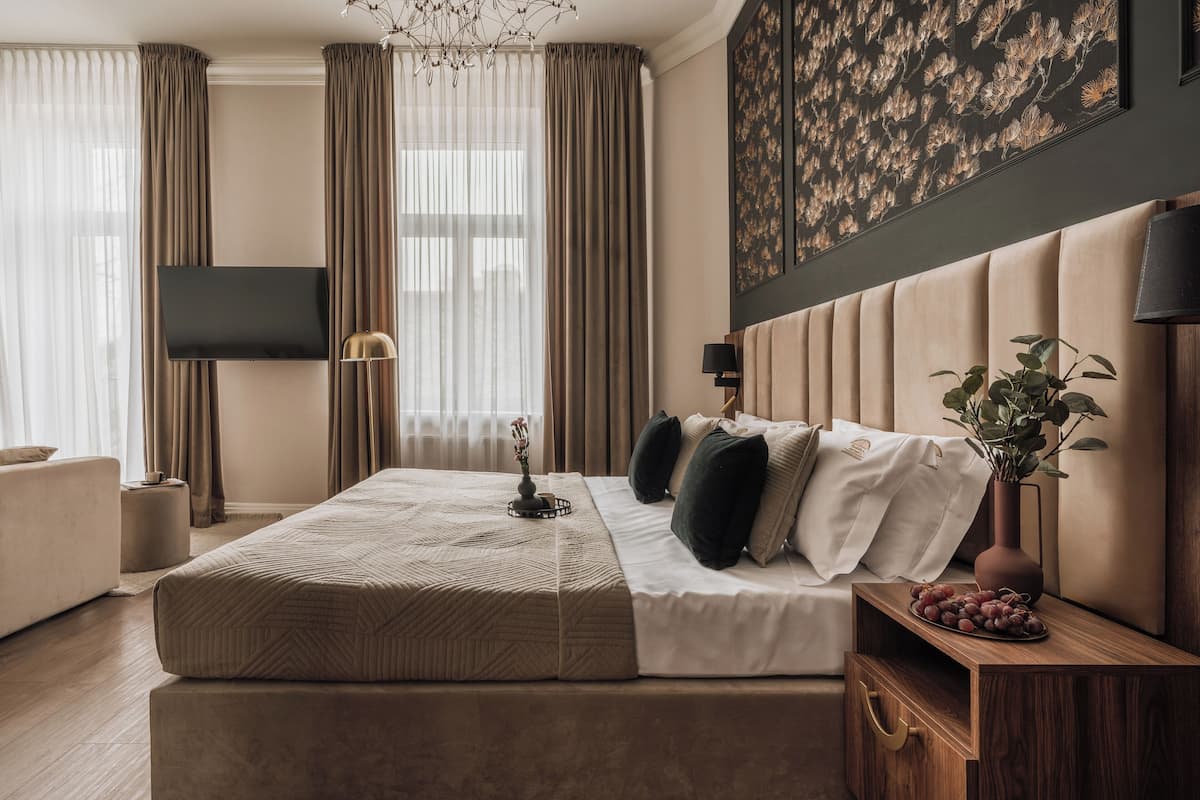 Iron/ironing board, free WiFi