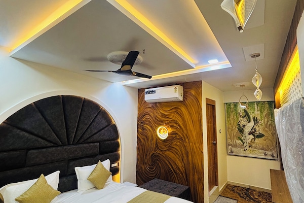 Deluxe Double Room, City View | Desk, laptop workspace, iron/ironing board, free WiFi