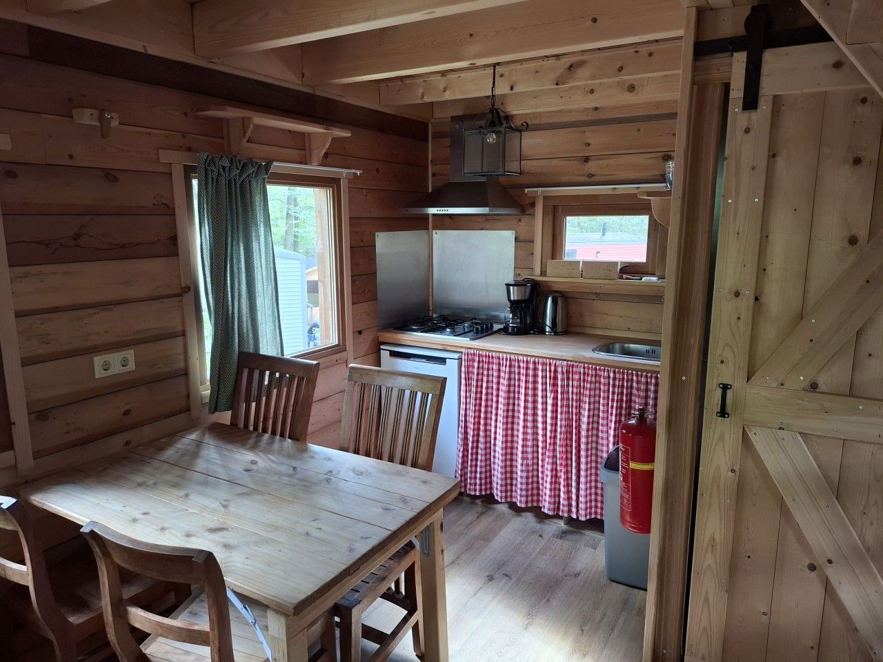 茶具/咖啡用具、冰箱、炉灶、厨具/餐具