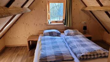 2 bedrooms, WiFi, bed sheets