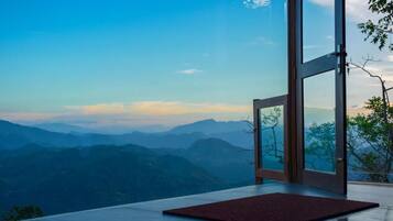 Tremannsrom, fjellutsikt | Utvendig detalj