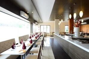 Dining - Matrix Inn Shirdi (Rahata)