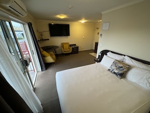 Room - B K S Motor Lodge (Palmerston North)