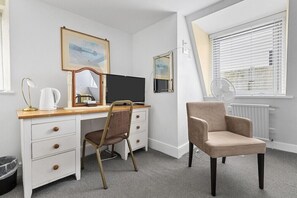Living area - The Imperial Plymouth (Plymouth)