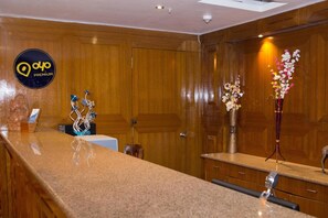 Lobby - OYO Premium Nayapalli IRC Village (Bhubaneshwar)