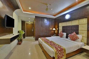 Room - OYO Premium Nayapalli IRC Village (Bhubaneshwar)