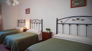 Fer et planche à repasser, Wi-Fi, literie fournie