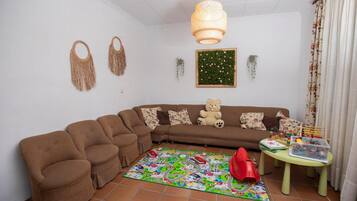 Téléviseur, foyer, lecteur de DVD, chaîne audio