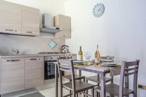 Microwave, coffee/tea maker, cookware/dishes/utensils - Estate4home - Casa Cinzia (Vico Equense)