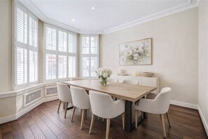Dining - Mayfair gran Residence (London)