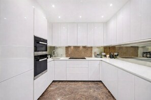 Private kitchen - Mayfair gran Residence (London)