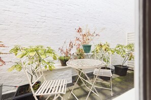 Exterior - The White Terrace Flat (London)