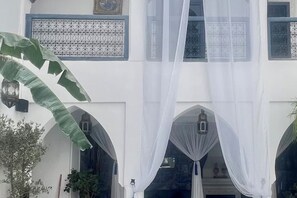 Exterior detail - Private Riad in Marrakech, 2 pools, rooftop & PDJ & free wifi (Marrakech)
