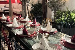 تناول الطعام