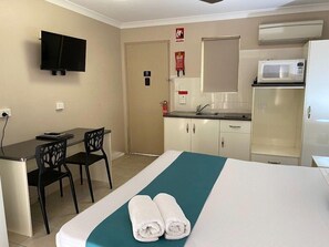 Room - City Ville Luxury Apartments and Motel (Rockhampton)