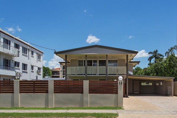 Exterior - City Ville Luxury Apartments and Motel (Rockhampton)