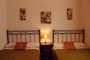 Fer et planche à repasser, Wi-Fi, draps fournis