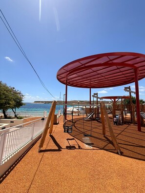 Children’s area - Elegant apartment, large sun terrace, hot tub SMAS1-1 (Marsaskala)