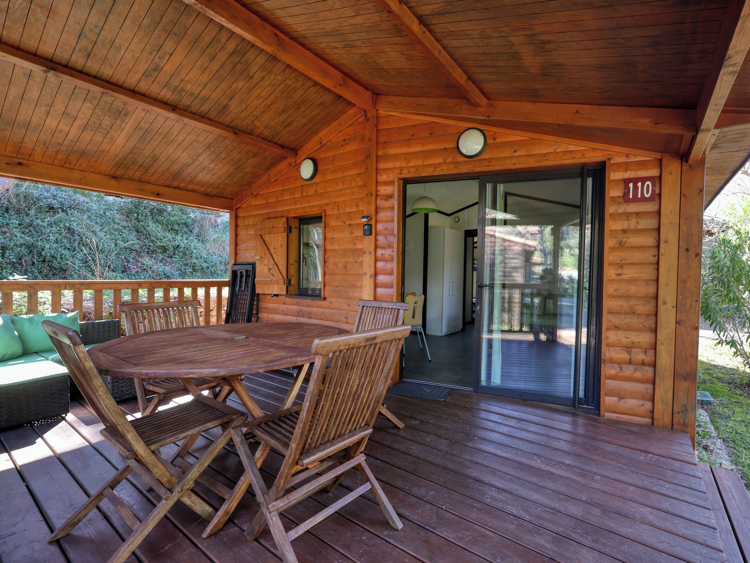 Classic Chalet | Outdoor dining