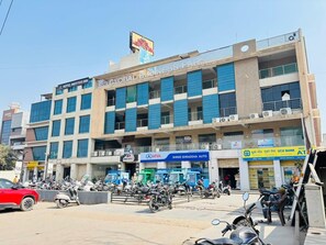 Exterior - Hotel Meritus Inn Ahmedabad (Ahmedabad)