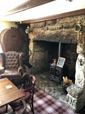 Interior - Engine Inn Hotel (Penzance)