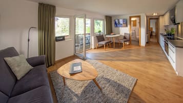 Smart-TV, Tischfußball, Bücher, Stereoanlage