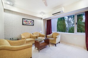 Interior - 7 Apple Pune (Pune)