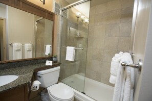 Bathroom - The Ridge Hotel (Lake Geneva)