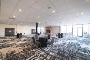 Dining - The Ridge Hotel (Lake Geneva)