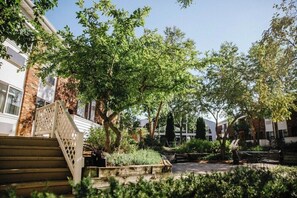 Property grounds - Country Springs Hotel (Pewaukee)