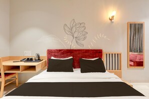 House - Townhouse OAK Saspade Road Satara (Satara)